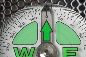Read more about the article 企業該怎麼選？自動化倉儲核心軟體 WMS 與 WCS 差異大解析