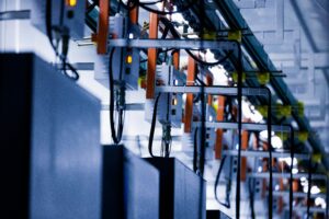 Read more about the article 電商物流的自動倉儲應用：應對訂單尖峰的高效出庫策略